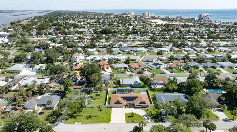 33 SANDCASTLE DRIVE Ormond Beach, FL 32176