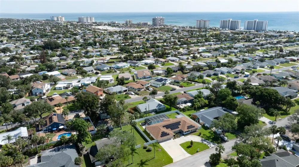 33 SANDCASTLE DRIVE Ormond Beach, FL 32176