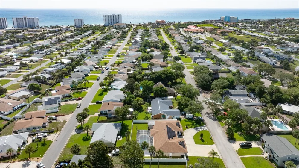33 SANDCASTLE DRIVE Ormond Beach, FL 32176