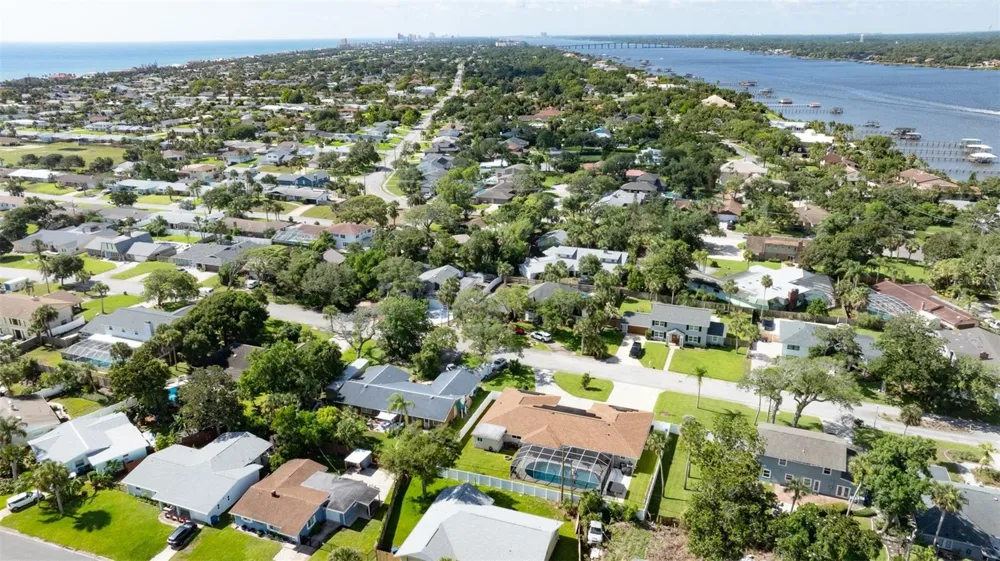 33 SANDCASTLE DRIVE Ormond Beach, FL 32176