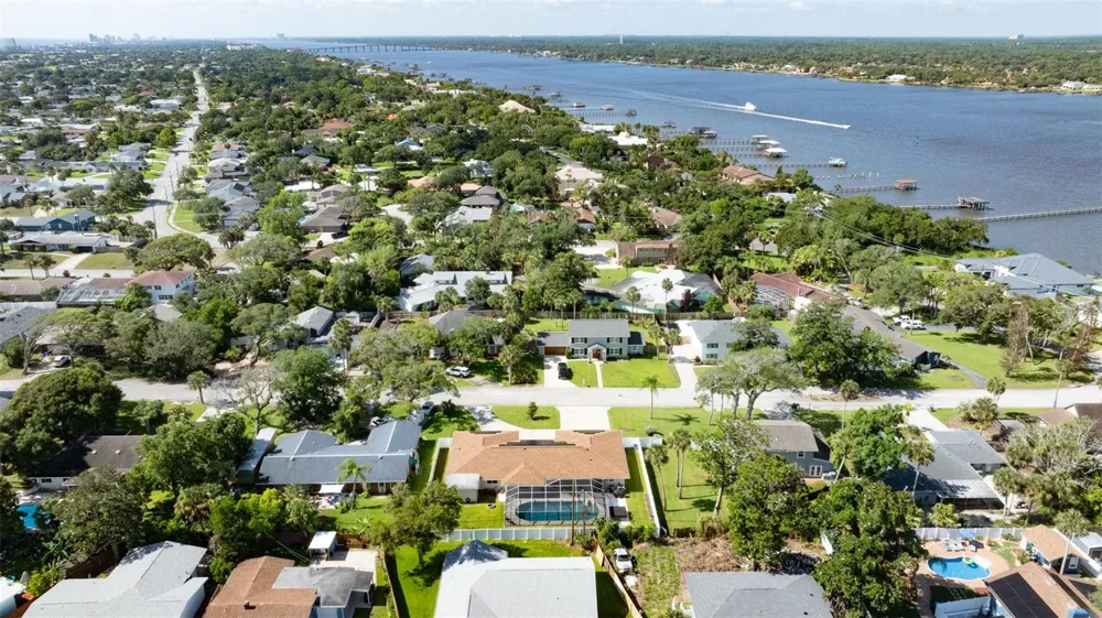33 SANDCASTLE DRIVE Ormond Beach, FL 32176