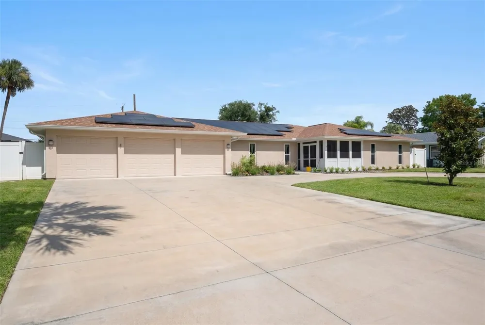 33 SANDCASTLE DRIVE Ormond Beach, FL 32176