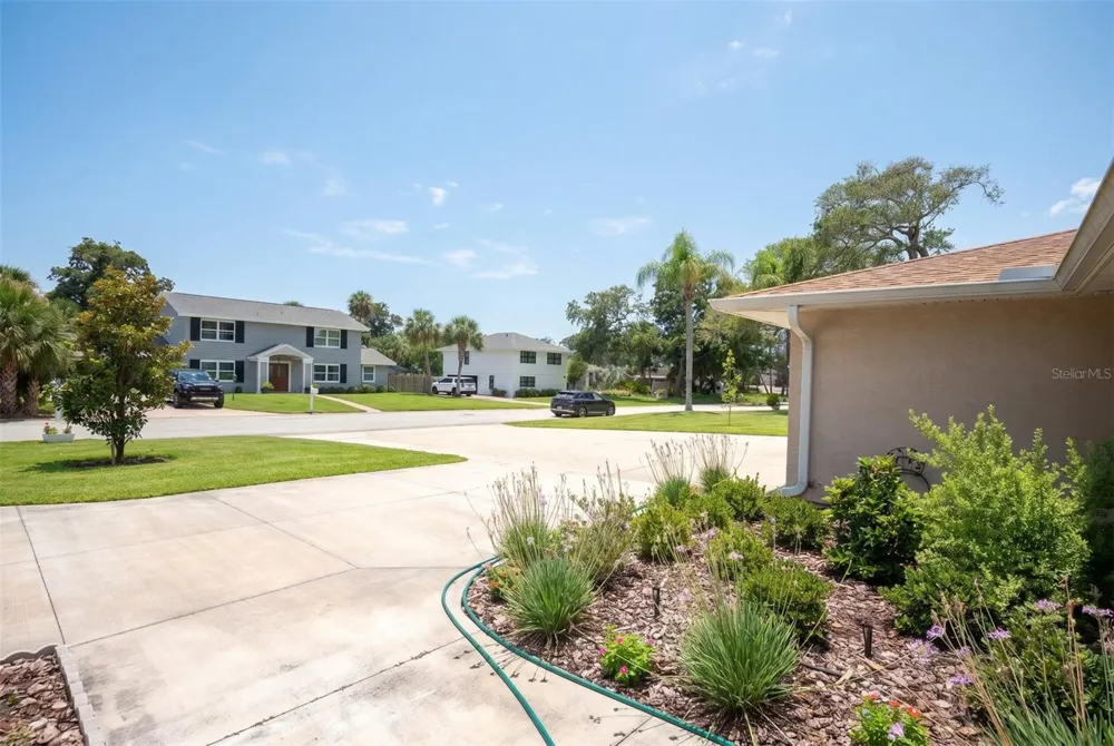33 SANDCASTLE DRIVE Ormond Beach, FL 32176