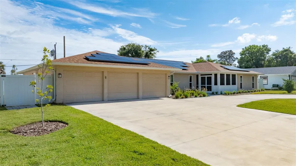 33 SANDCASTLE DRIVE Ormond Beach, FL 32176