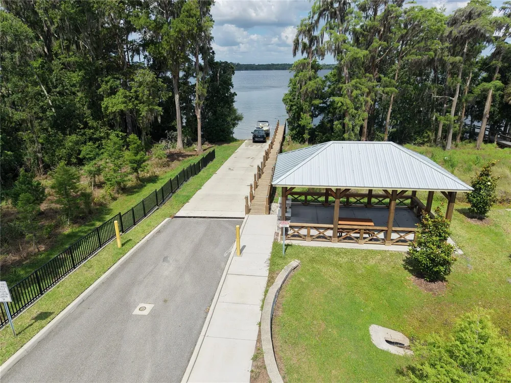 LAKE PICKETT RD Orlando, FL 32820