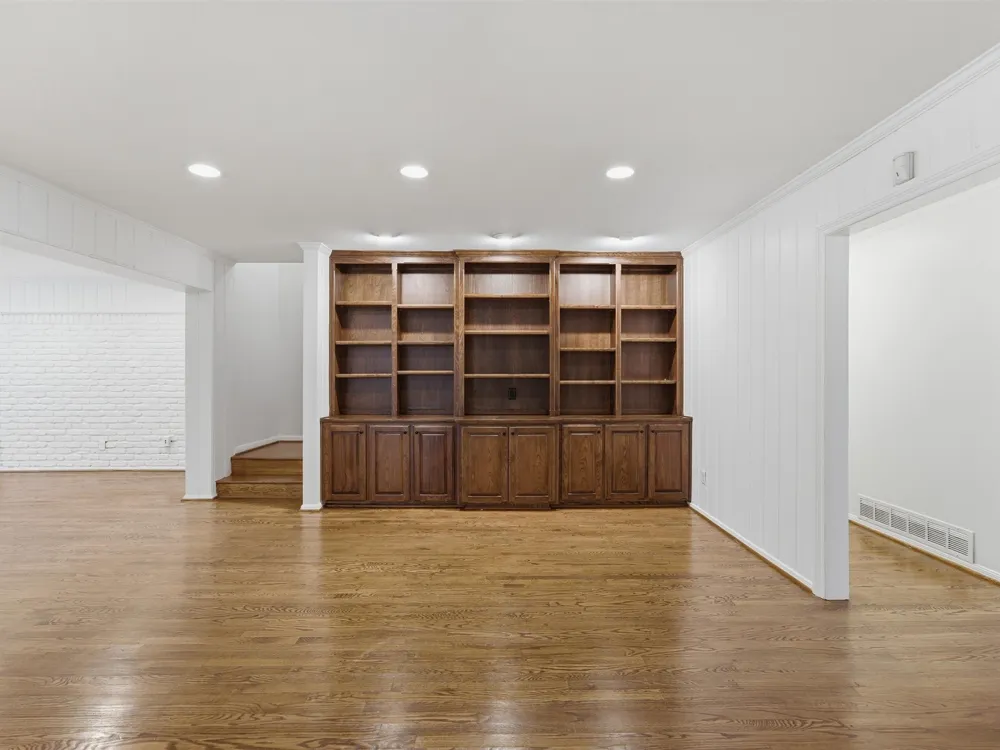 4400 Summercrest Court Fort Worth, TX 76109