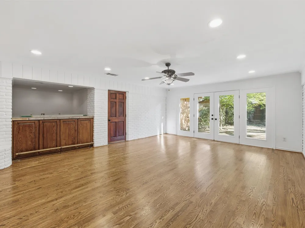 4400 Summercrest Court Fort Worth, TX 76109