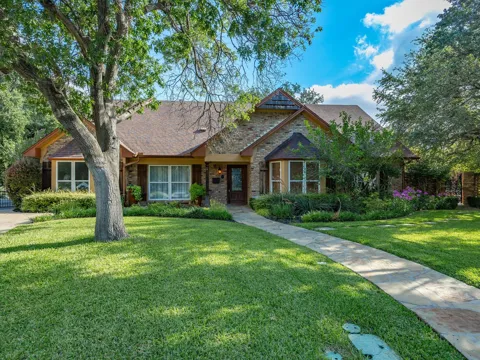 4400 Summercrest Court