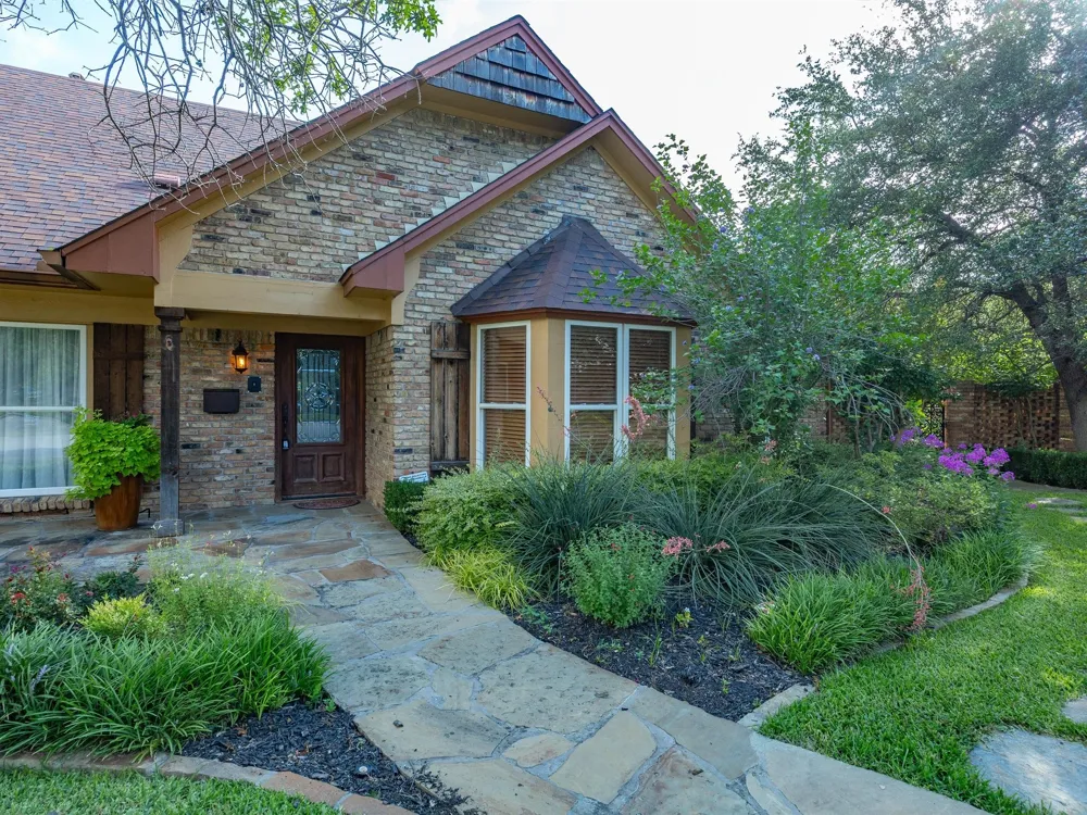 4400 Summercrest Court Fort Worth, TX 76109