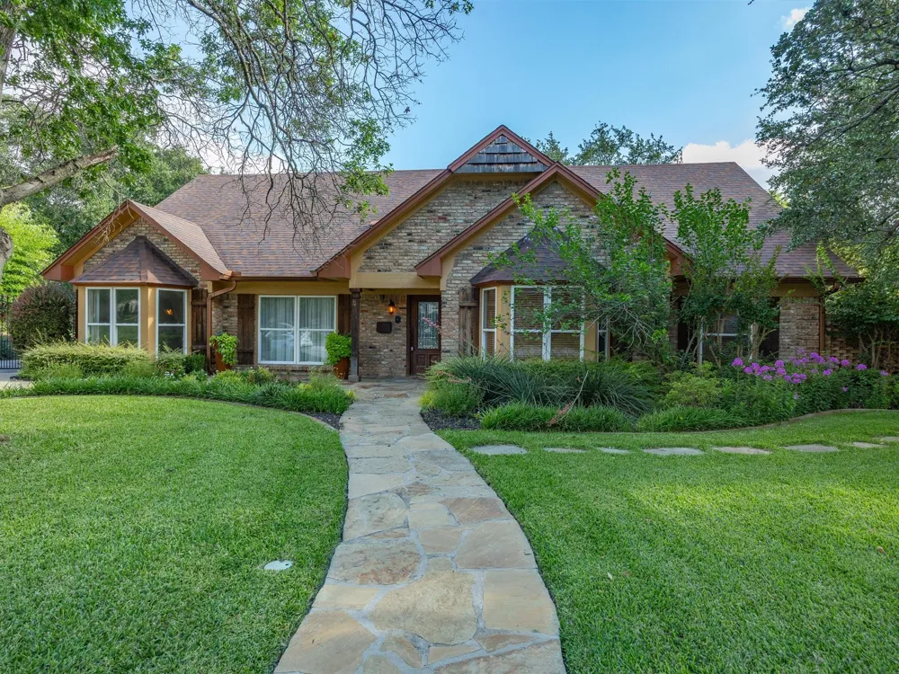 4400 Summercrest Court Fort Worth, TX 76109