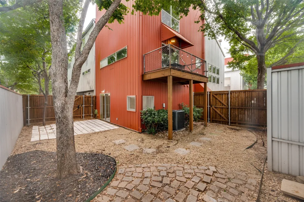 3828 San Jacinto Street Dallas, TX 75204