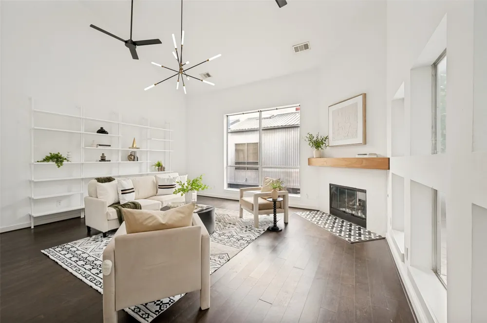 3828 San Jacinto Street Dallas, TX 75204