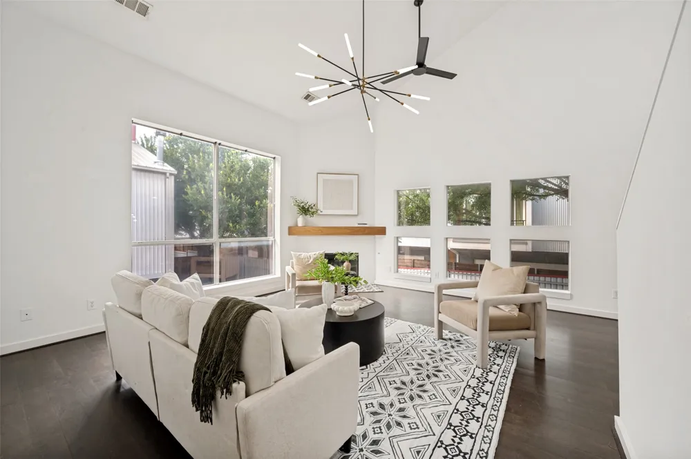 3828 San Jacinto Street Dallas, TX 75204