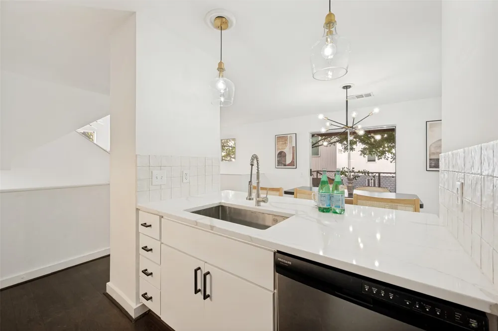 3828 San Jacinto Street Dallas, TX 75204