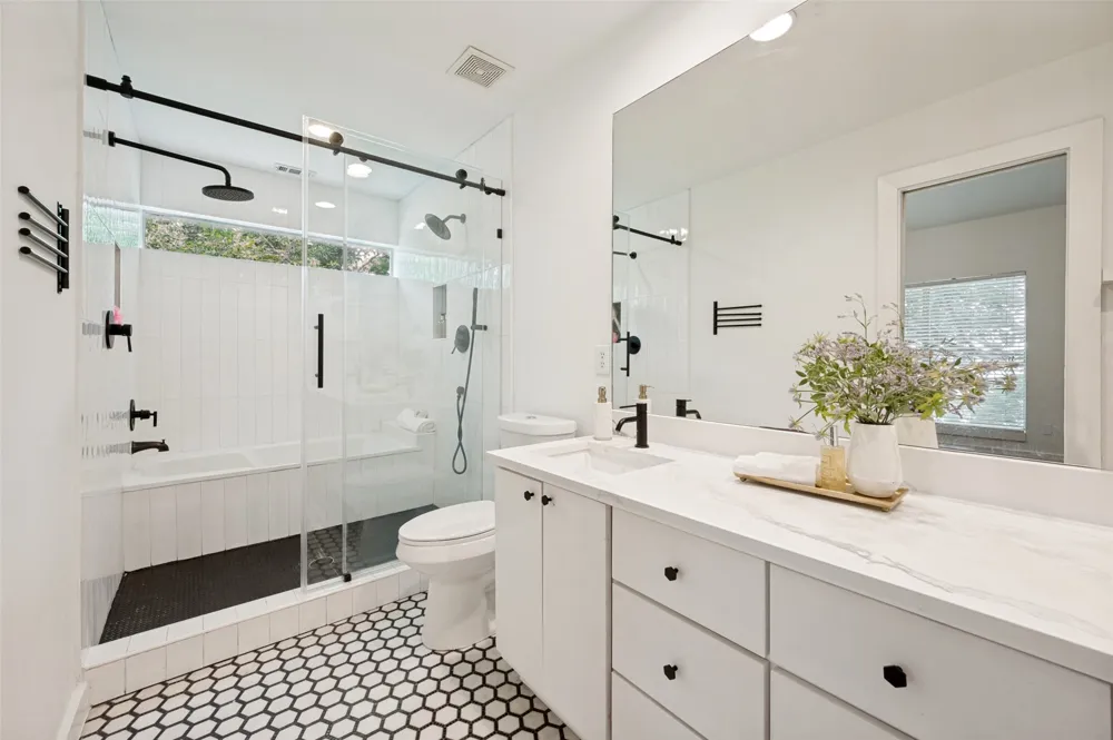 3828 San Jacinto Street Dallas, TX 75204