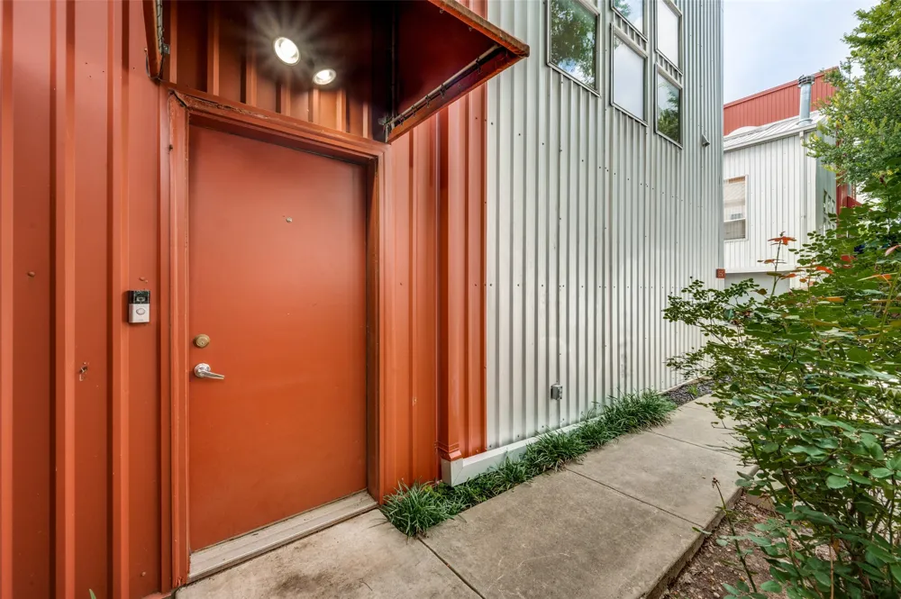 3828 San Jacinto Street Dallas, TX 75204