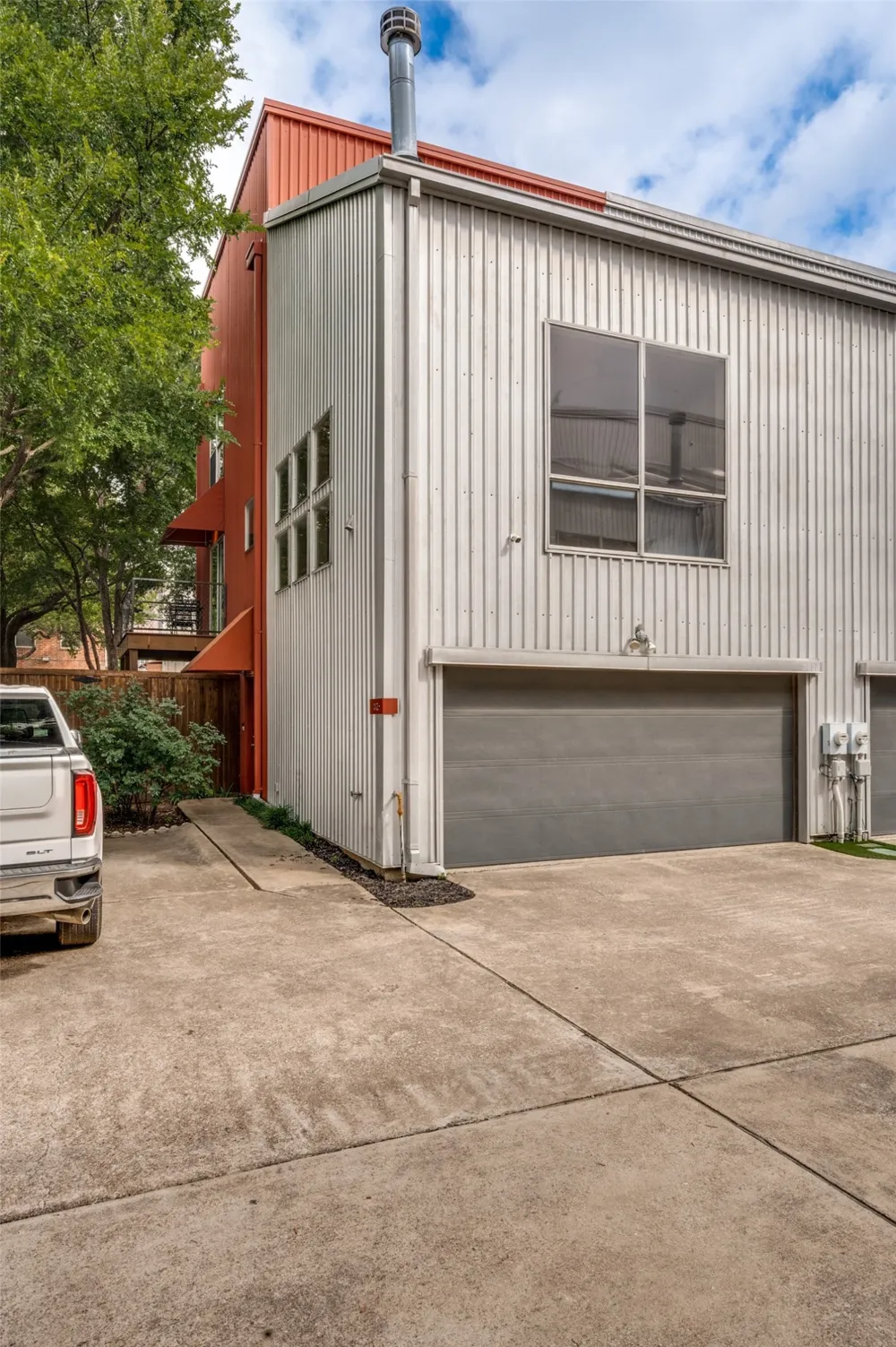 3828 San Jacinto Street Dallas, TX 75204