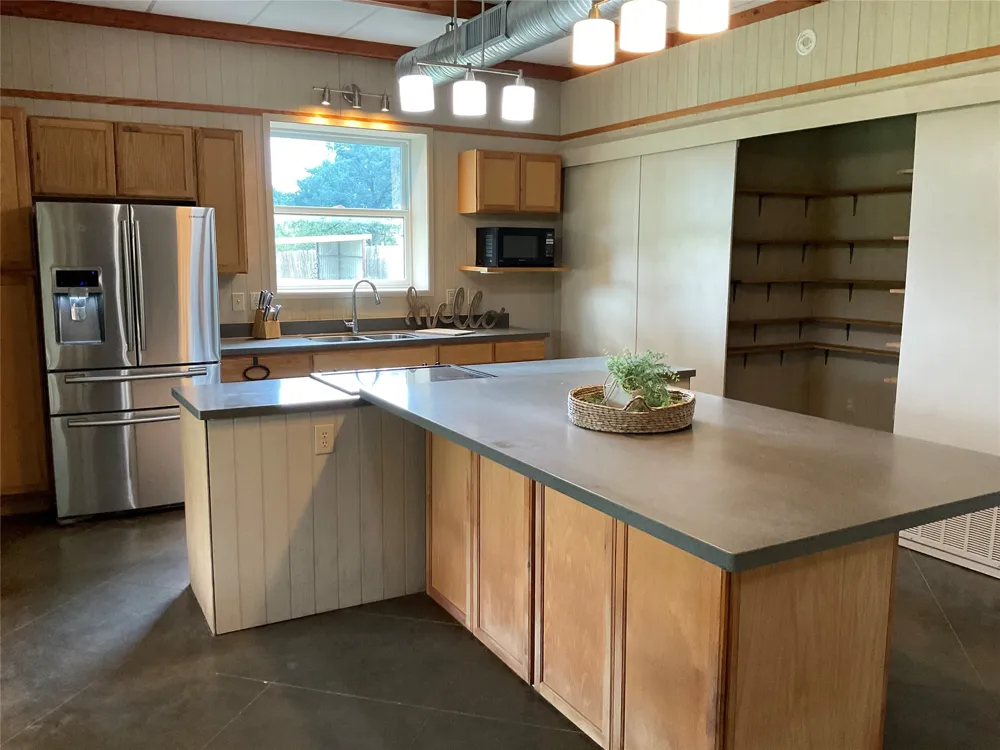 392 County Road 1410 Morgan, TX 76671