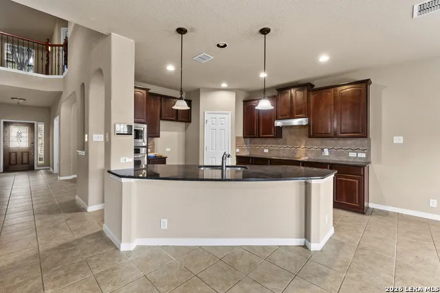 1906 Ponce De Leon Windcrest, TX 78239