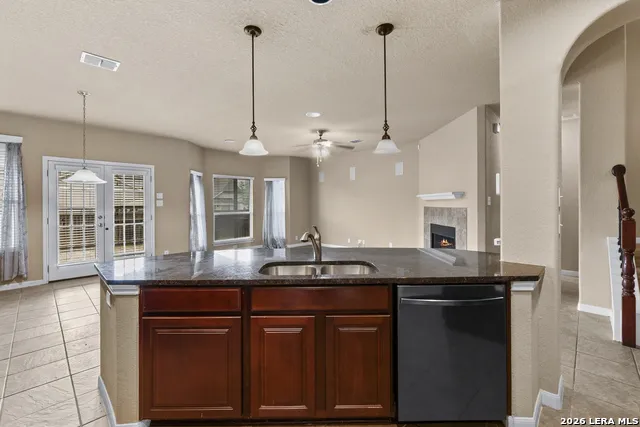 1906 Ponce De Leon Windcrest, TX 78239