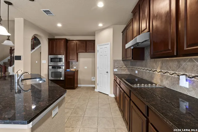 1906 Ponce De Leon Windcrest, TX 78239