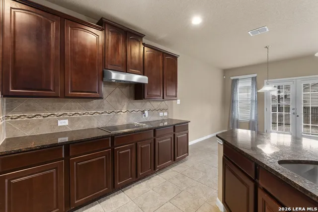 1906 Ponce De Leon Windcrest, TX 78239