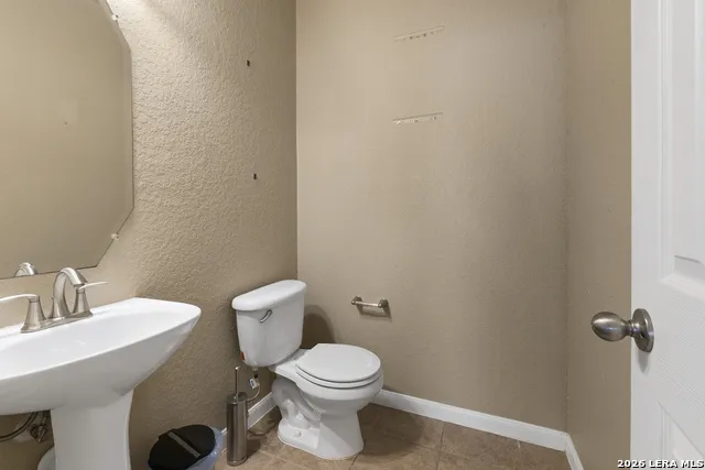 1906 Ponce De Leon Windcrest, TX 78239