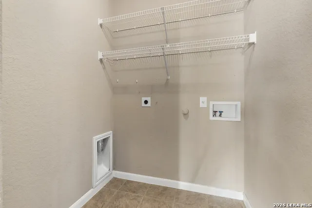 1906 Ponce De Leon Windcrest, TX 78239