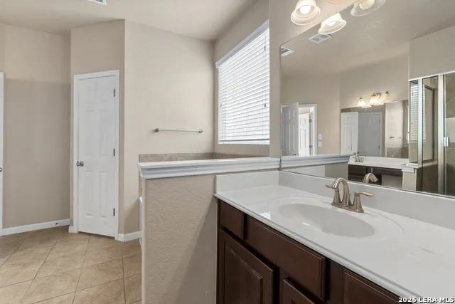 1906 Ponce De Leon Windcrest, TX 78239