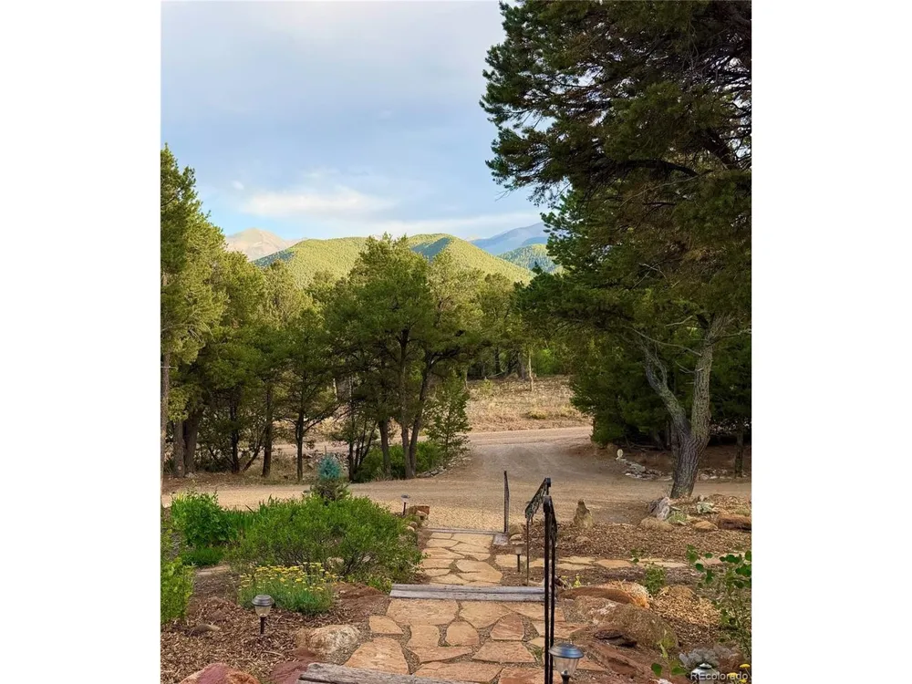990 Hamilton Creek Road Coaldale, CO 81222