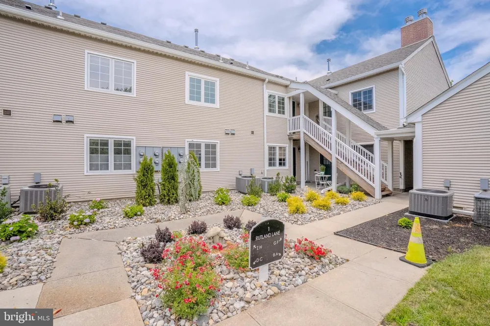 1 RUTLAND LANE Monroe Township, NJ 08831