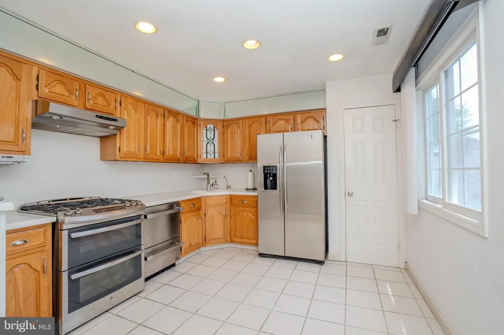 1 RUTLAND LANE Monroe Township, NJ 08831