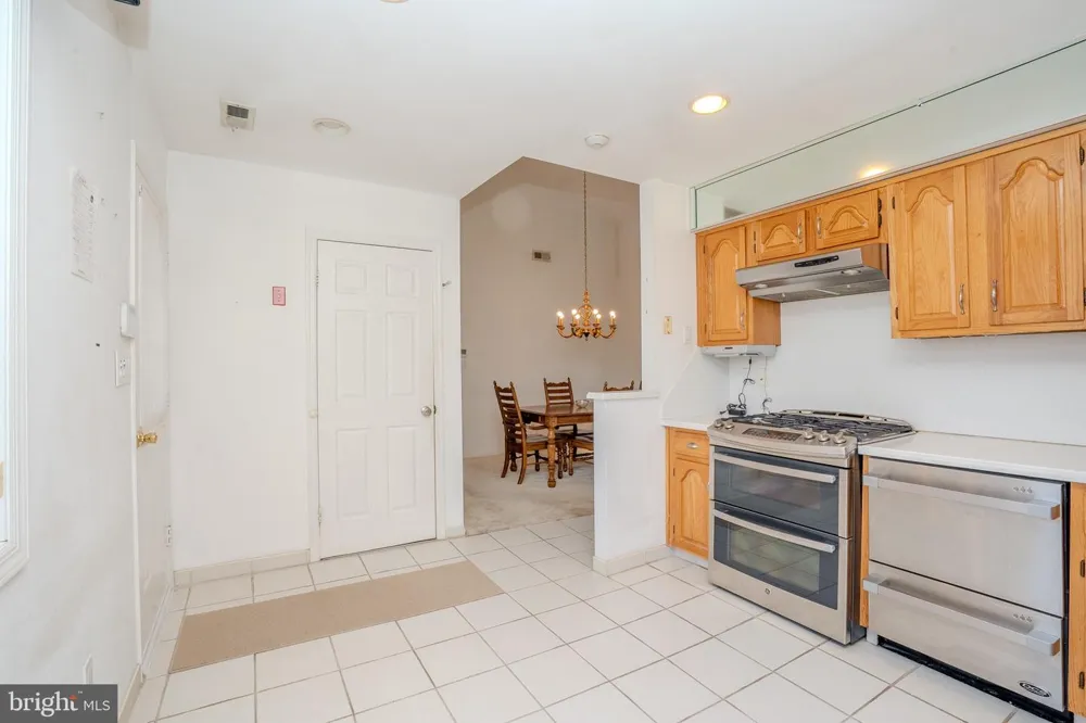 1 RUTLAND LANE Monroe Township, NJ 08831