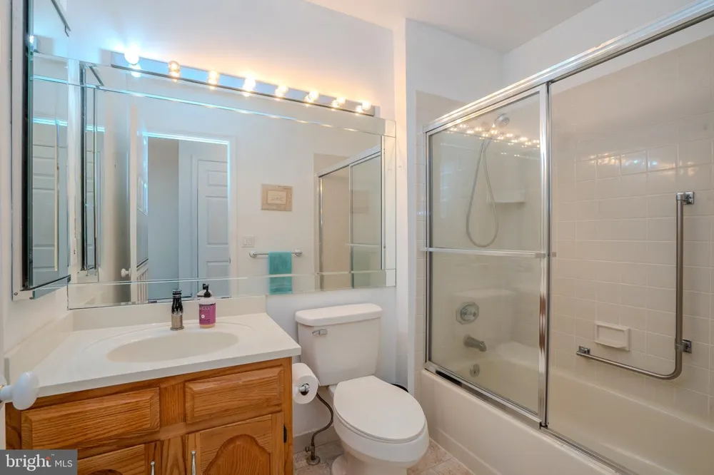1 RUTLAND LANE Monroe Township, NJ 08831