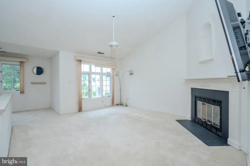 1 RUTLAND LANE Monroe Township, NJ 08831