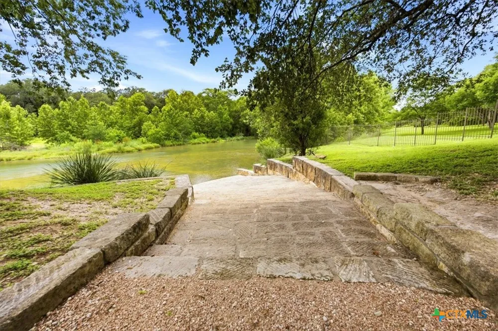 158 Gruene Vista Trail New Braunfels, TX 78132