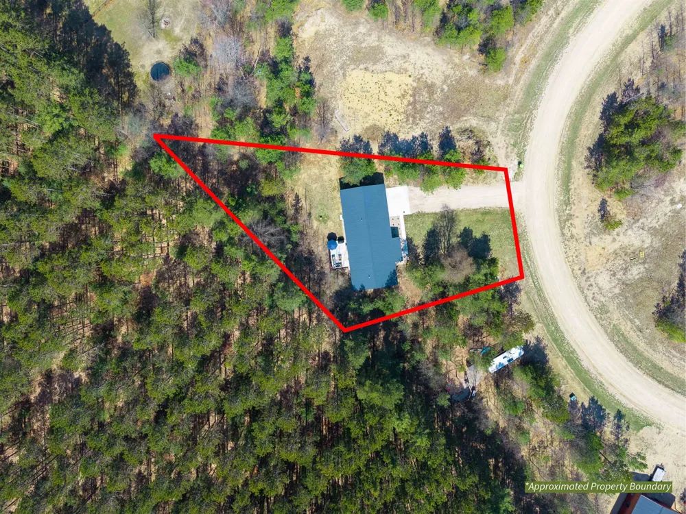 8006 Springwater Drive Clearwater Township, MI 49676