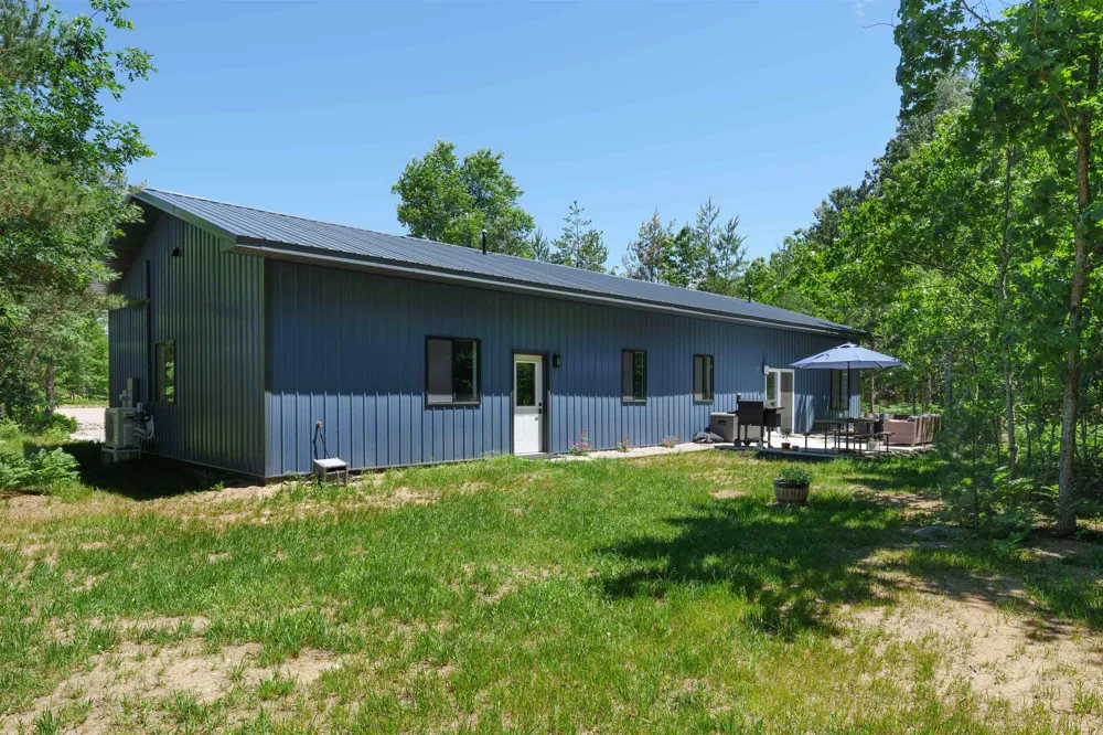 8006 Springwater Drive Clearwater Township, MI 49676