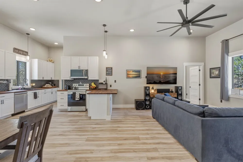 8006 Springwater Drive Clearwater Township, MI 49676
