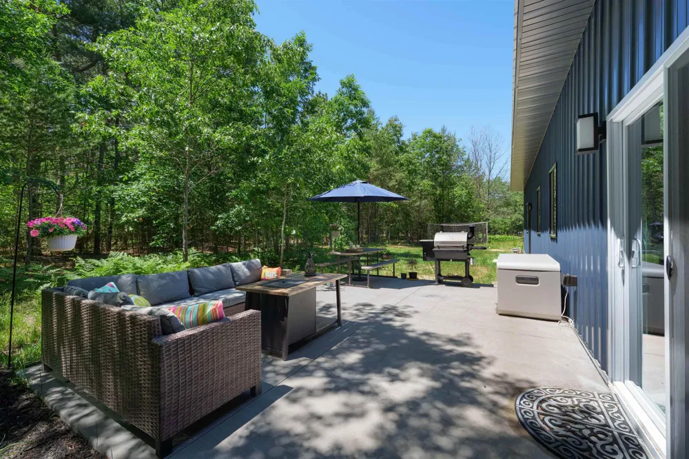8006 Springwater Drive Clearwater Township, MI 49676