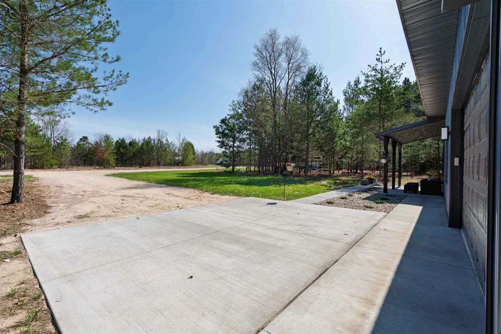 8006 Springwater Drive Clearwater Township, MI 49676