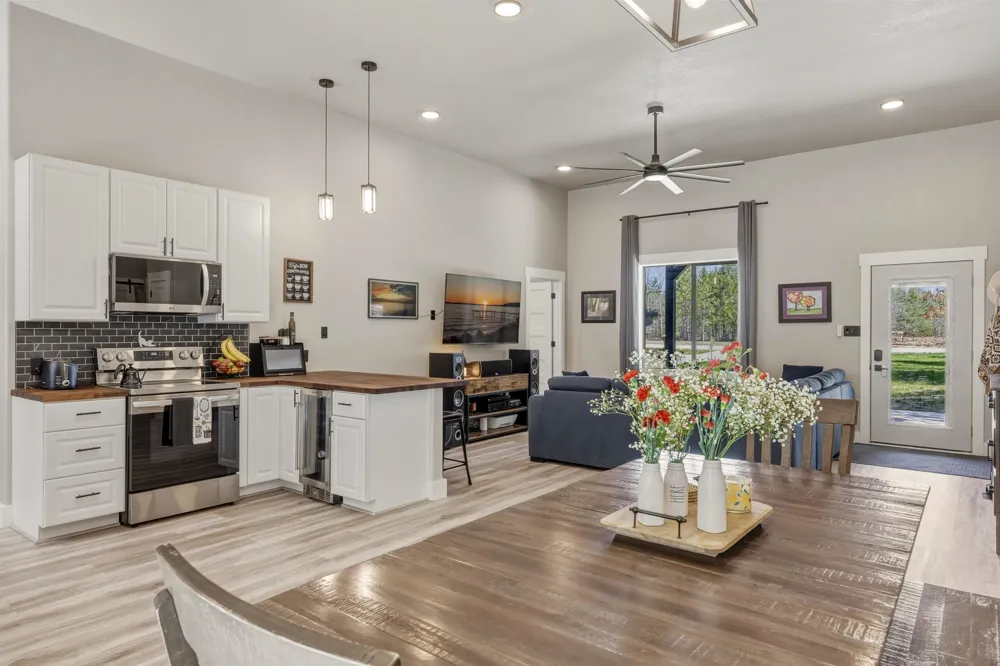8006 Springwater Drive Clearwater Township, MI 49676