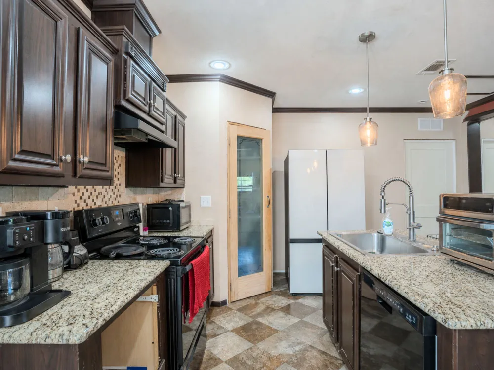 100 Northridge Lane Martindale, TX 78655