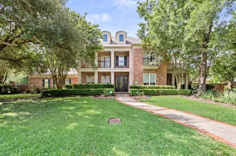 5035 Oakmont Drive