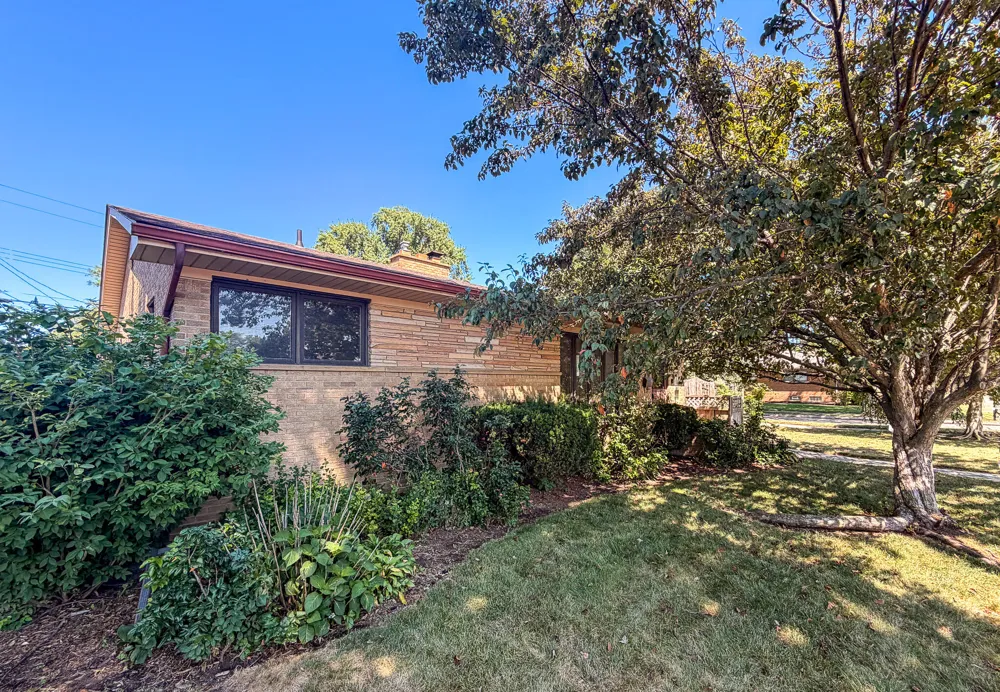 23213 Greencrest Street Saint Clair Shores, MI 48080