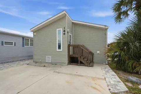 166 Nettles Boulevard