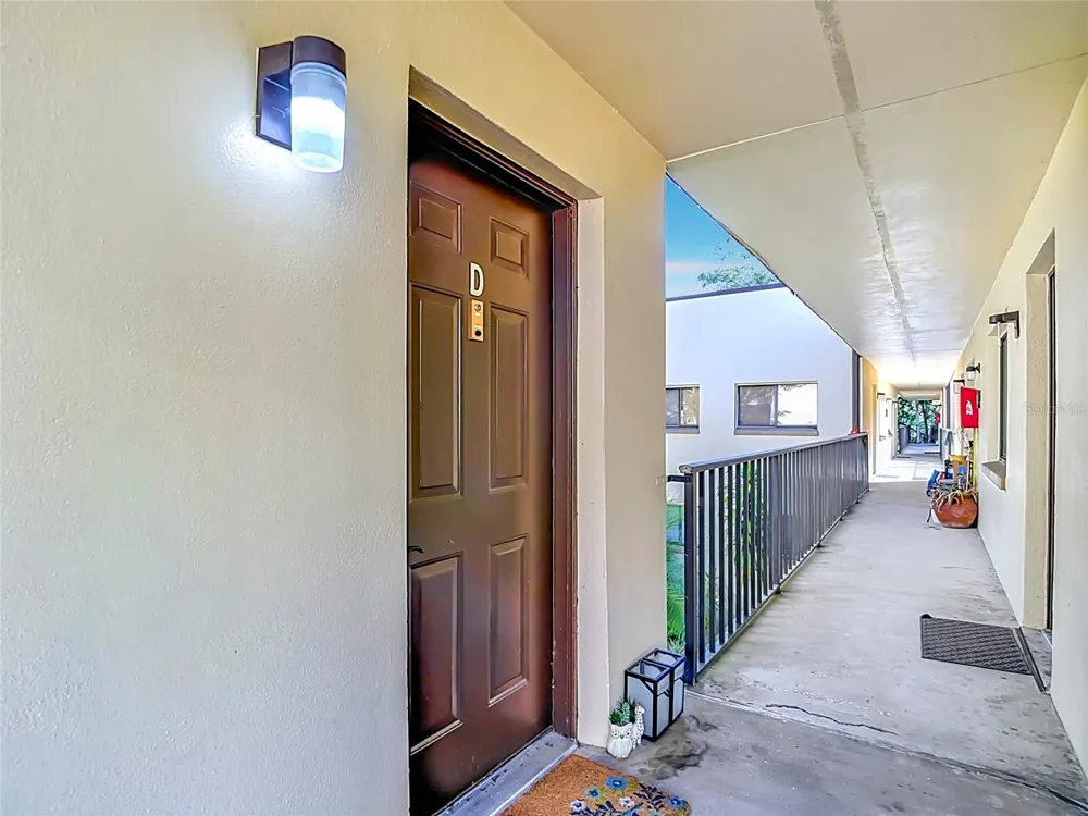 11805 RAINTREE LAKE LN #D Temple Terrace, FL 33617