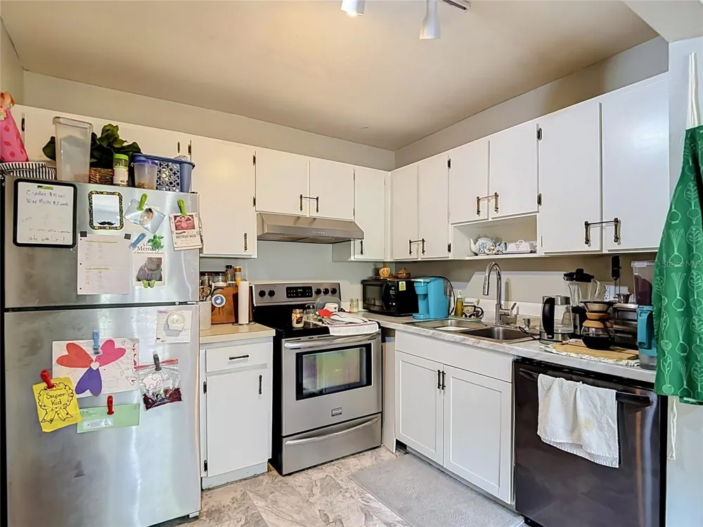 11805 RAINTREE LAKE LN #D Temple Terrace, FL 33617