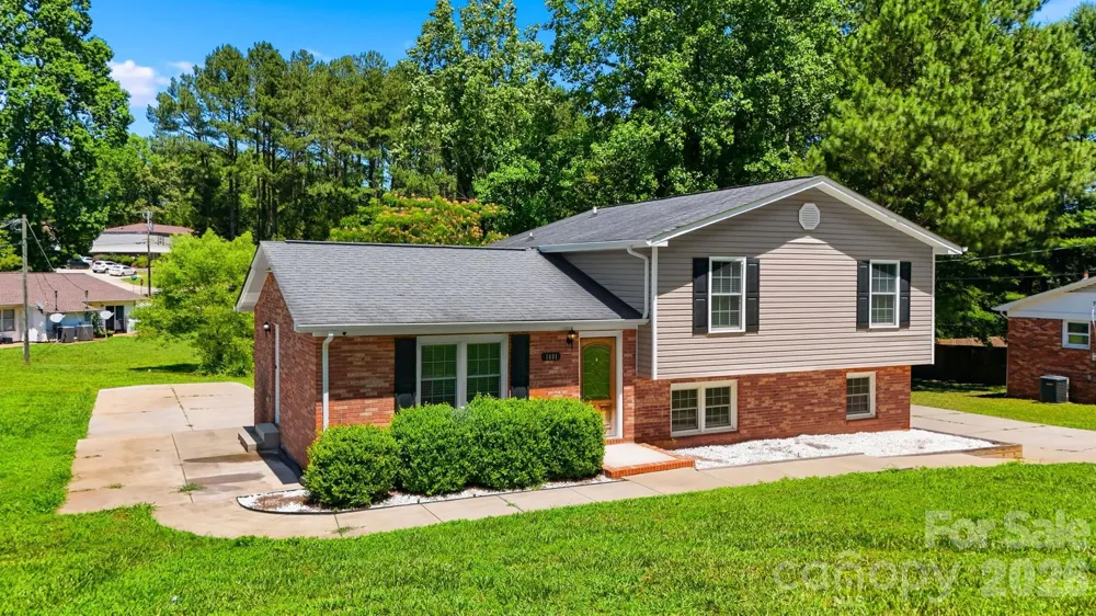 1401 Southwest Boulevard Newton, NC 28658