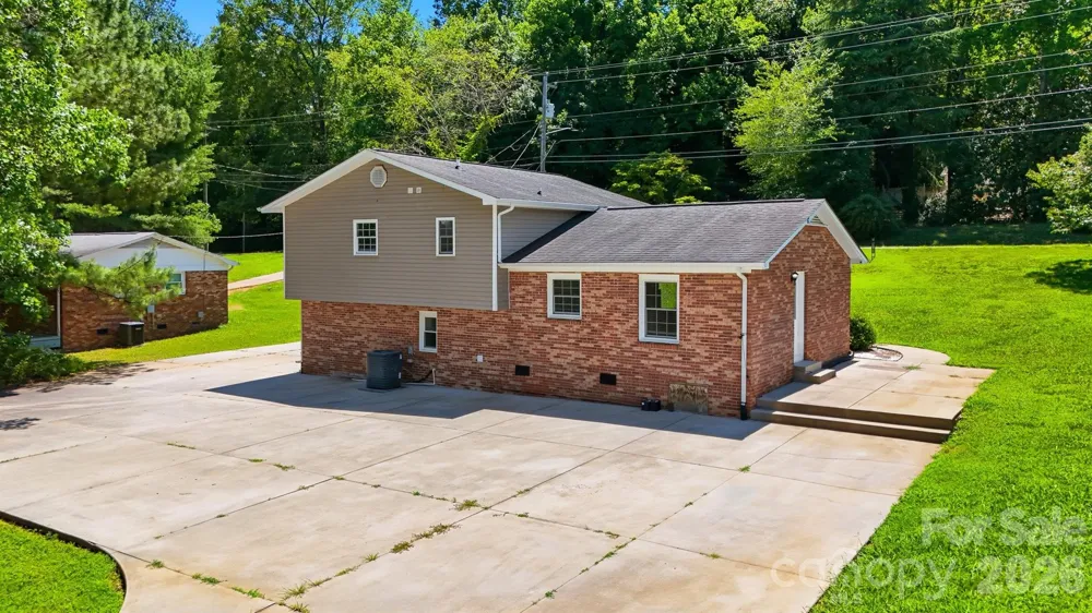 1401 Southwest Boulevard Newton, NC 28658